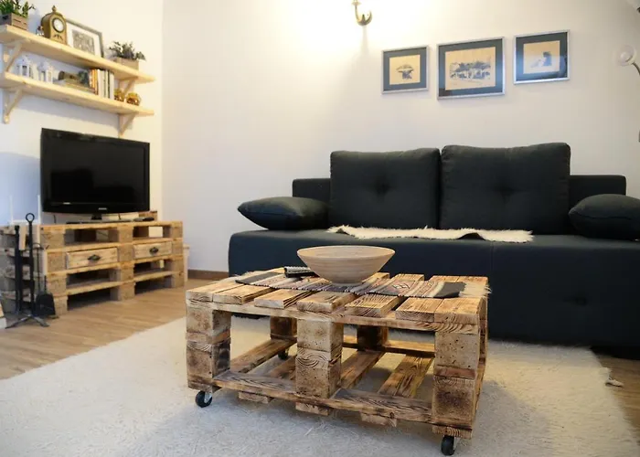 Pahulja 亚霍里纳