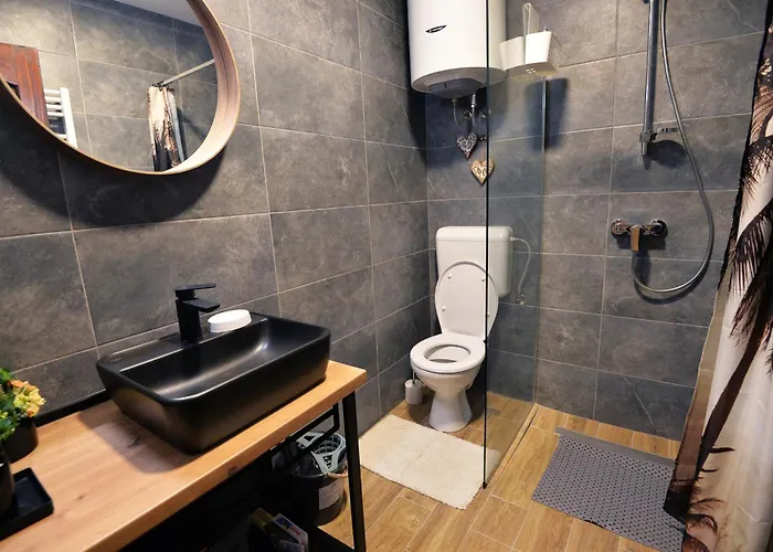 Pahulja * 亚霍里纳