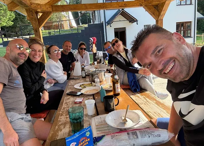 Pahulja 亚霍里纳